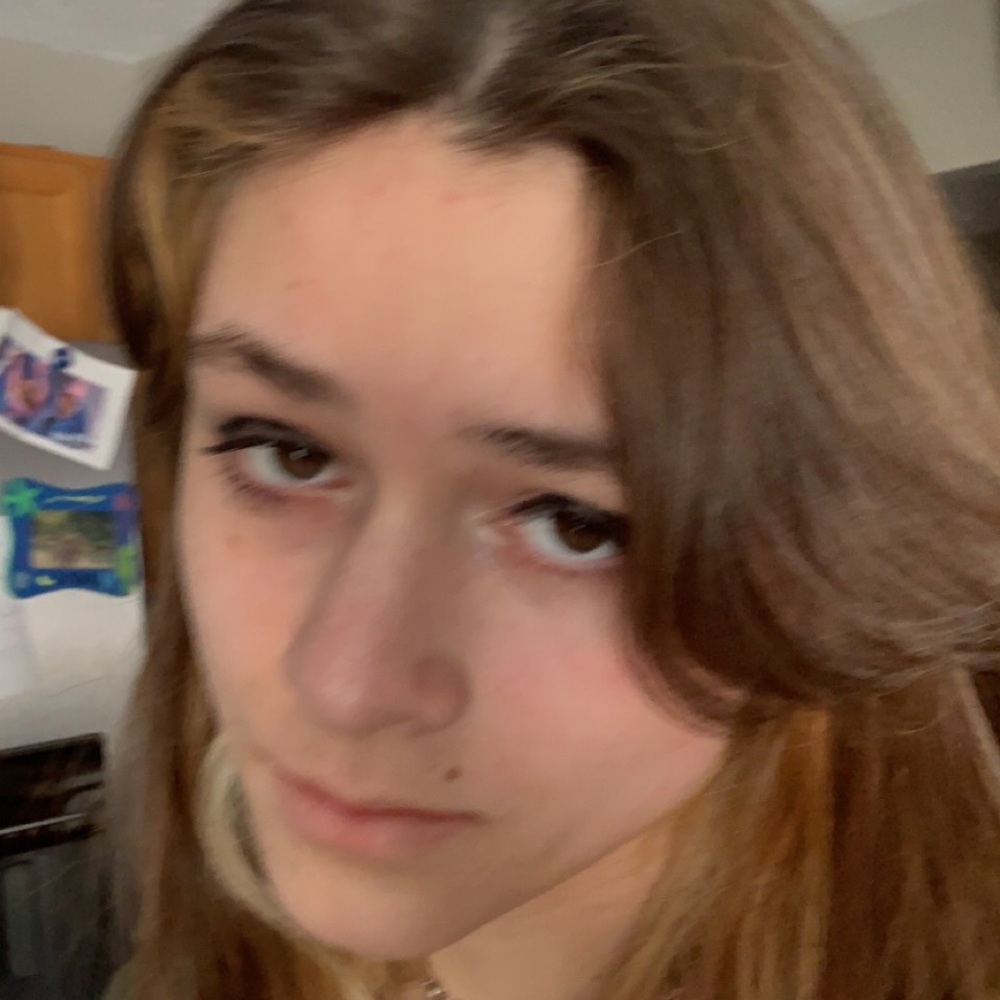Meet your Posher, Emelia